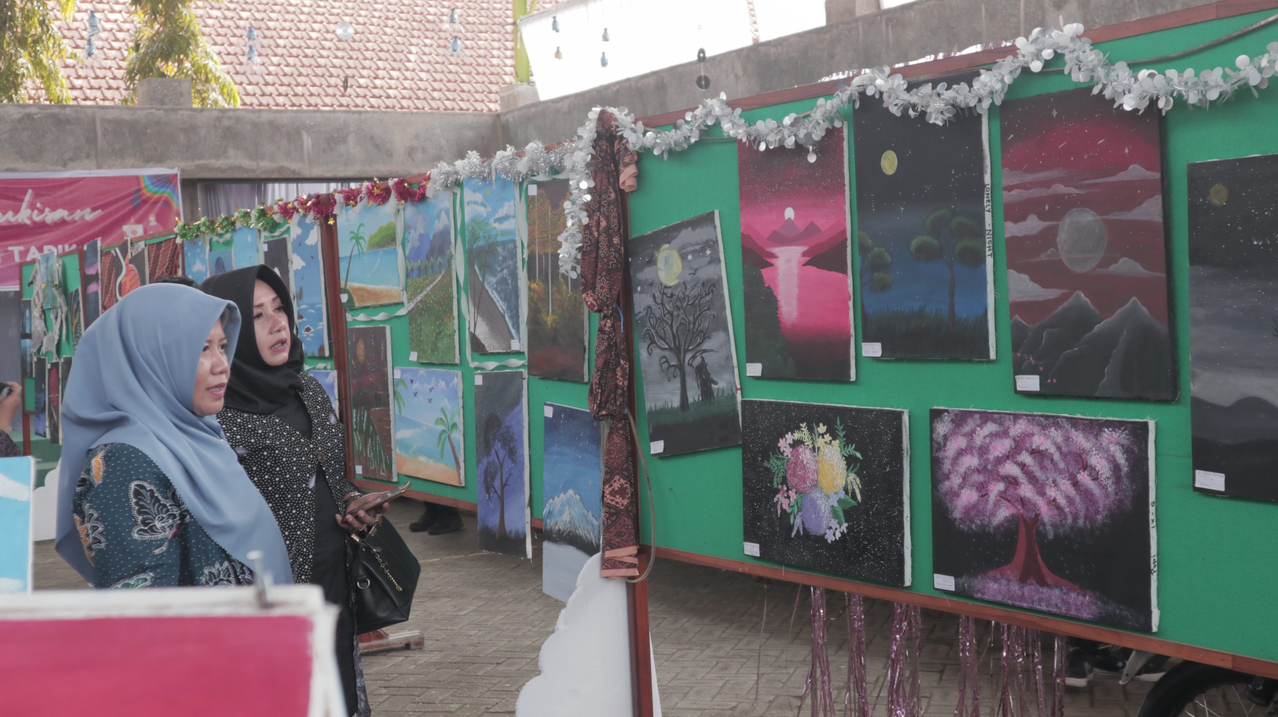 pameran lukisan smpn 1 tarik