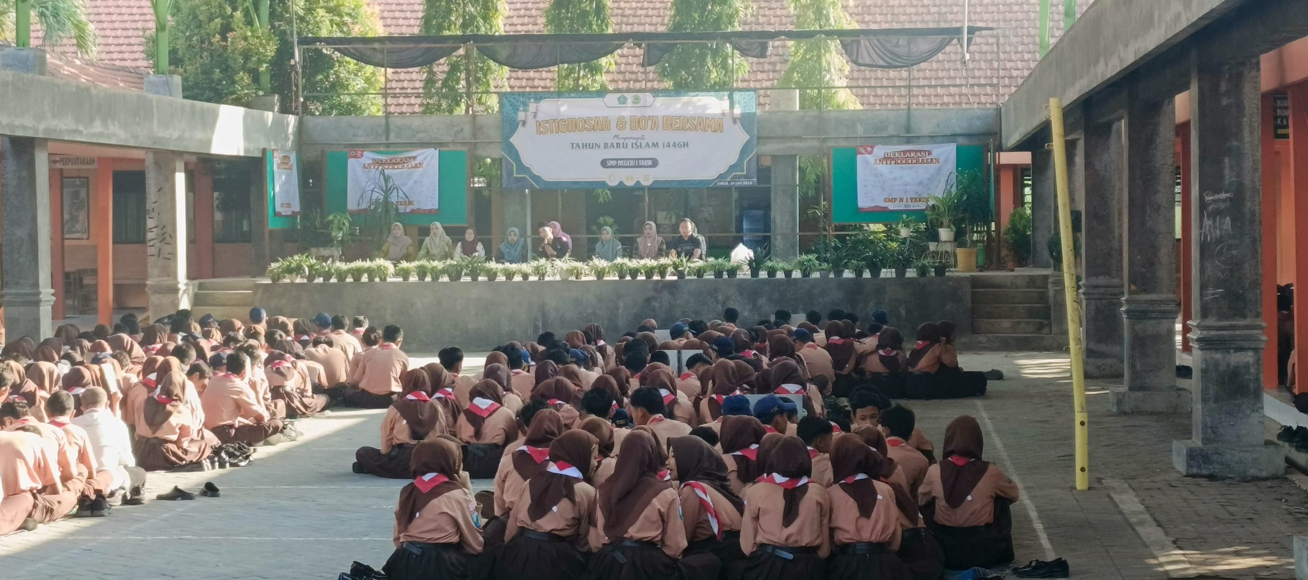 istigosah dan doa bersama smpn 1 tarik