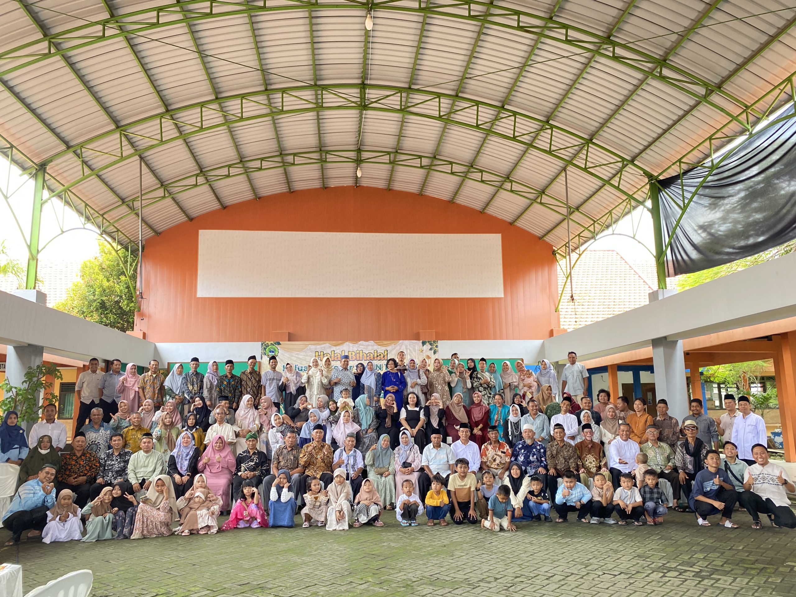 Halal Bihalal Keluarga Besar SMPN 1 Tarik 1446 H